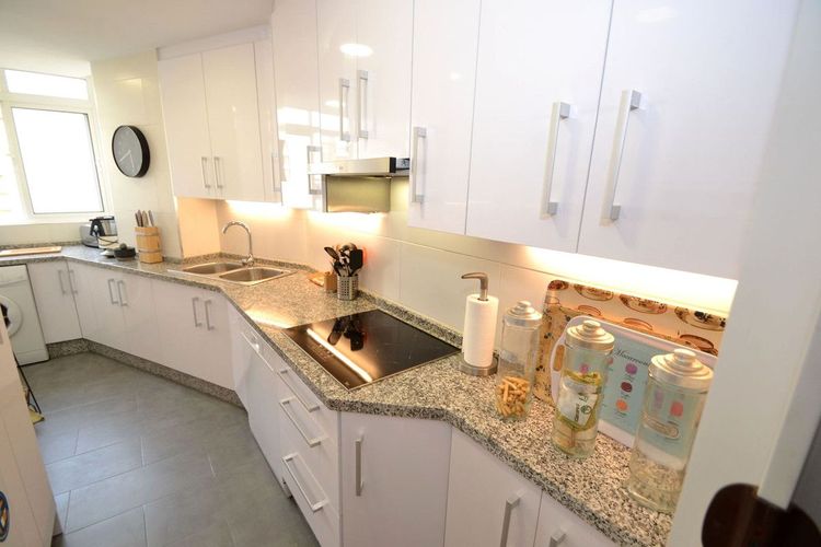 Apartment | Resale in Torremolinos in Torremolinos Others, Torremolinos, Costa del Sol - Photo 2