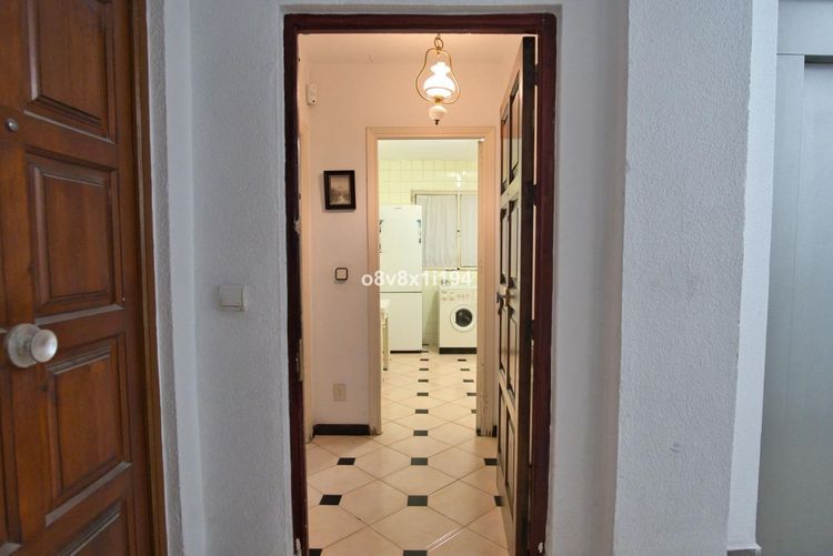 Apartment | Resale in Málaga in Málaga, Costa del Sol - Photo 2