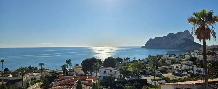 House | Resale in Calpe in Calpe, Costa Blanca - Photo 3