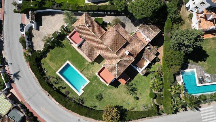 House | Resale in Las Brisas in Las Brisas, Costa del Sol - Photo 3