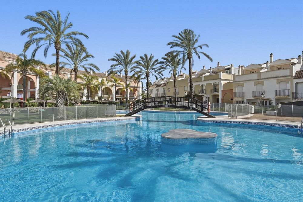 House | Resale in Bahía de Marbella in Bahía de Marbella, Marbella East, Costa del Sol - Main property photo