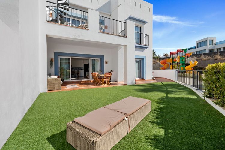 Apartment | Resale in Benahavís in Benahavís Others, Costa del Sol - Photo 2