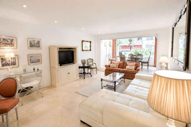 Apartment | Resale in Marbella in Marbella Others, Costa del Sol - Photo 3