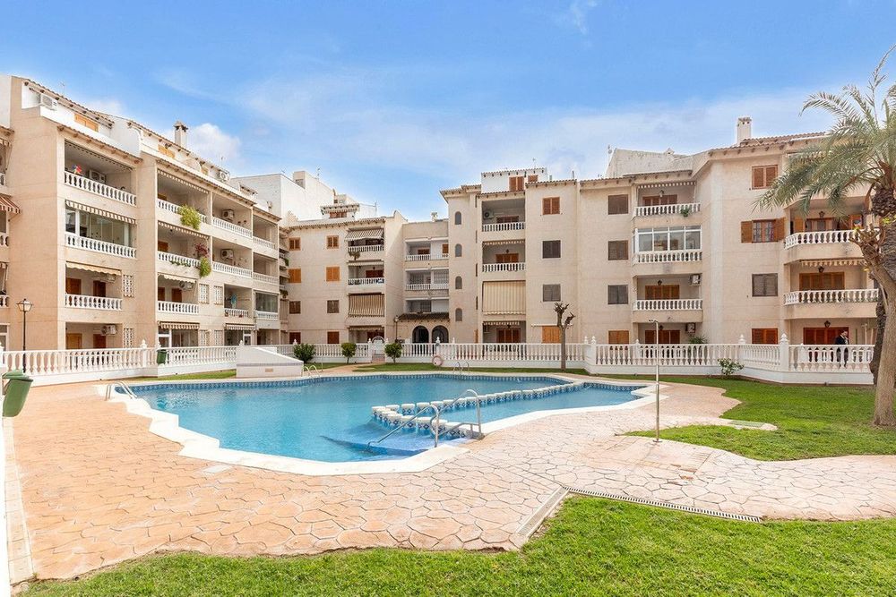 Apartment | Resale in Torrevieja in Torrevieja, Costa Blanca - Main property photo