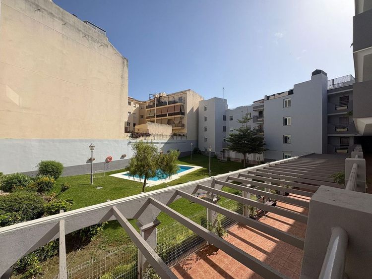 Apartment | Resale in Las Lagunas in Las Lagunas, Costa del Sol - Photo 2
