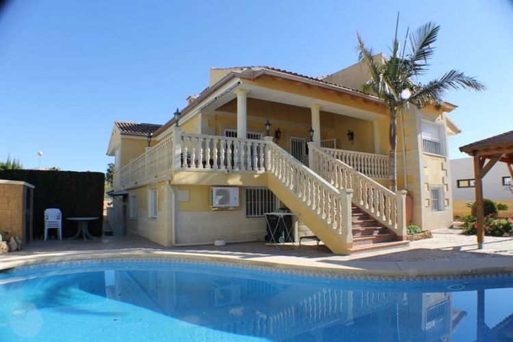 House | Resale in L'Alfás del Pi in L'Alfás del Pi, Costa Blanca - Photo 2