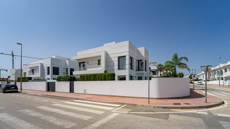 House | Resale in Ciudad Quesada in Ciudad Quesada, Costa Blanca - Photo 2