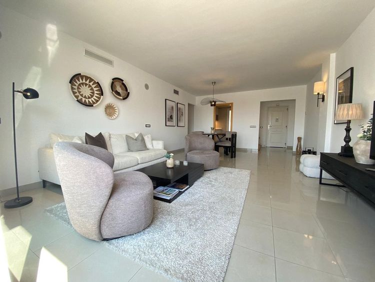 Penthouse | Resale in Estepona in Estepona, Costa del Sol - Photo 5