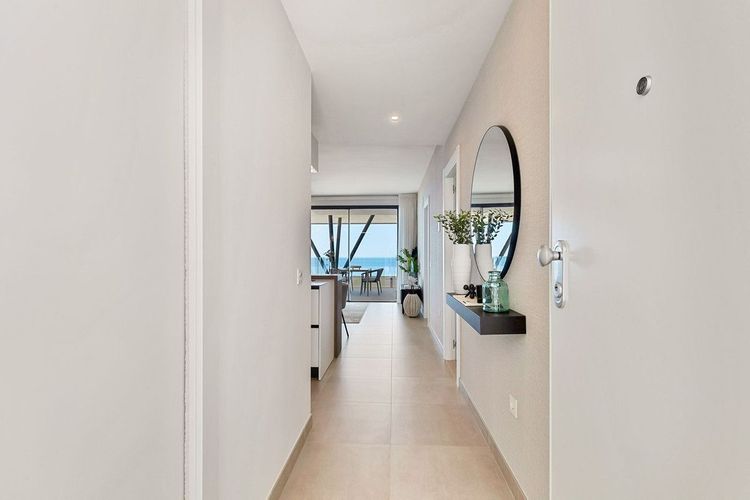 Apartment | Resale in Fuengirola in Fuengirola Others, Costa del Sol - Photo 4