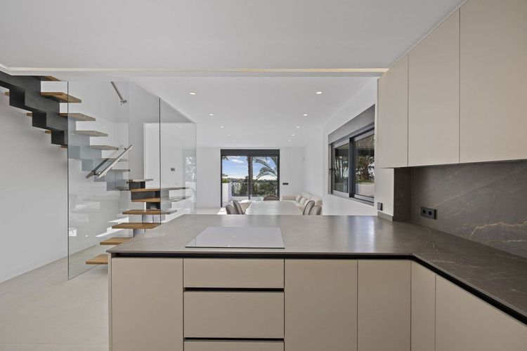 Penthouse | Resale in El Paraiso in El Paraiso, Costa del Sol - Photo 4
