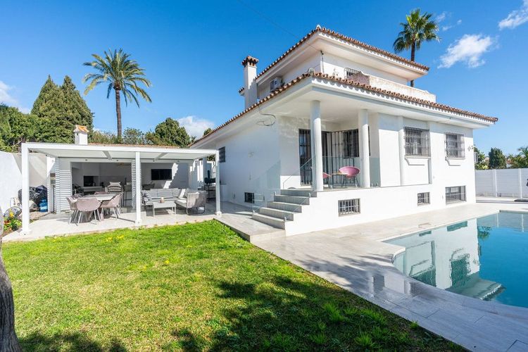 House | Resale in El Paraiso - Development photo 1