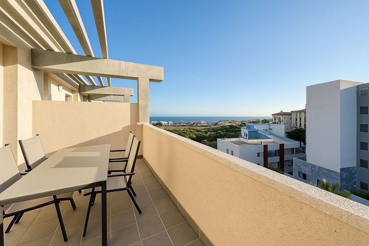 Apartment | Resale in Riviera del Sol in Riviera del Sol, Costa del Sol - Photo 2