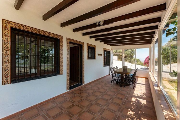 House | Resale in Monda in Monda, Costa del Sol - Photo 2