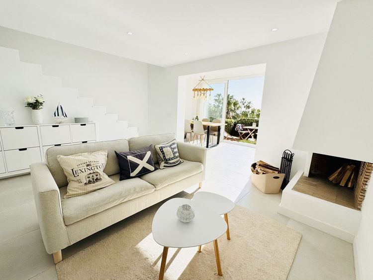 House | Resale in Mijas Costa in Mijas Costa, Costa del Sol - Photo 5