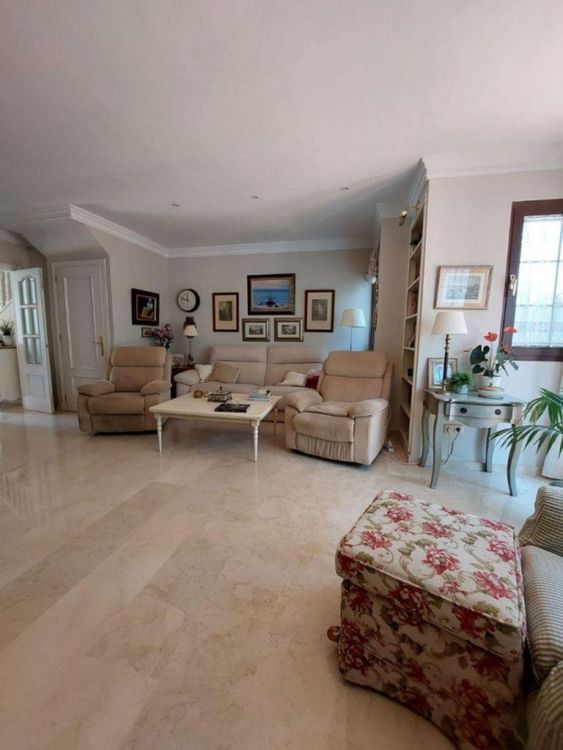 House | Resale in Marbella in Marbella Others, Costa del Sol - Photo 5