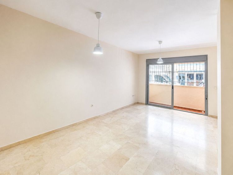 Apartment | Resale in San Pedro de Alcántara in San Pedro de Alcántara Others, San Pedro de Alcántara, Costa del Sol - Photo 3