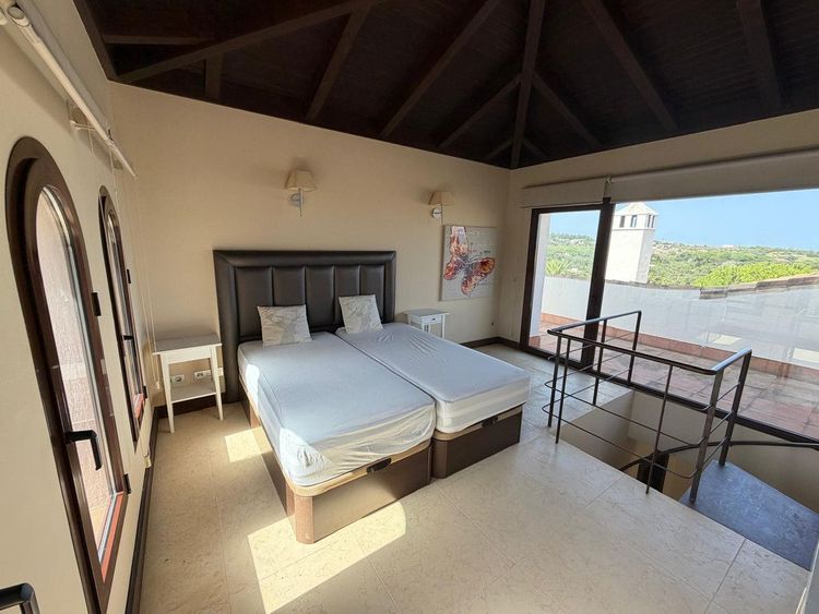 House | Resale in Sotogrande Alto in Sotogrande Alto, Sotogrande, Costa del Sol - Photo 4