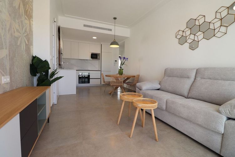 Apartment | Resale in Los Balcones in Los Balcones, Costa Blanca - Photo 3