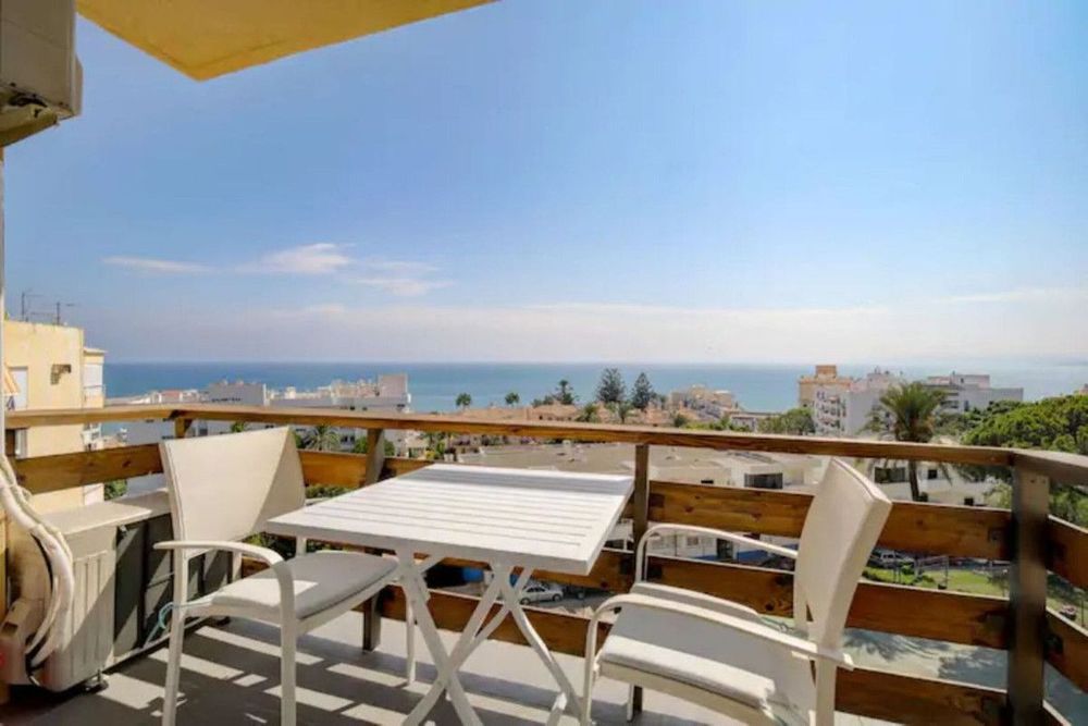 Apartment | Resale in Estepona in Estepona, Costa del Sol - Main property photo