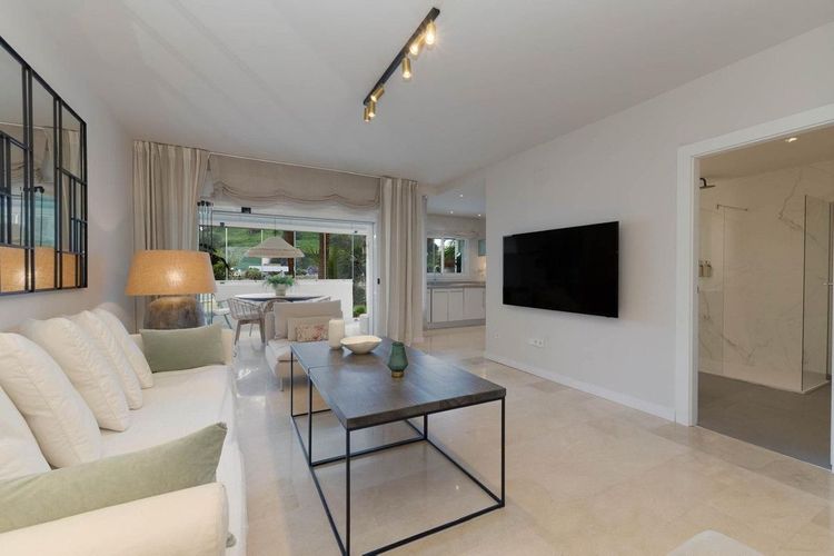 Apartment | Resale in Fuengirola in Fuengirola Others, Costa del Sol - Photo 3
