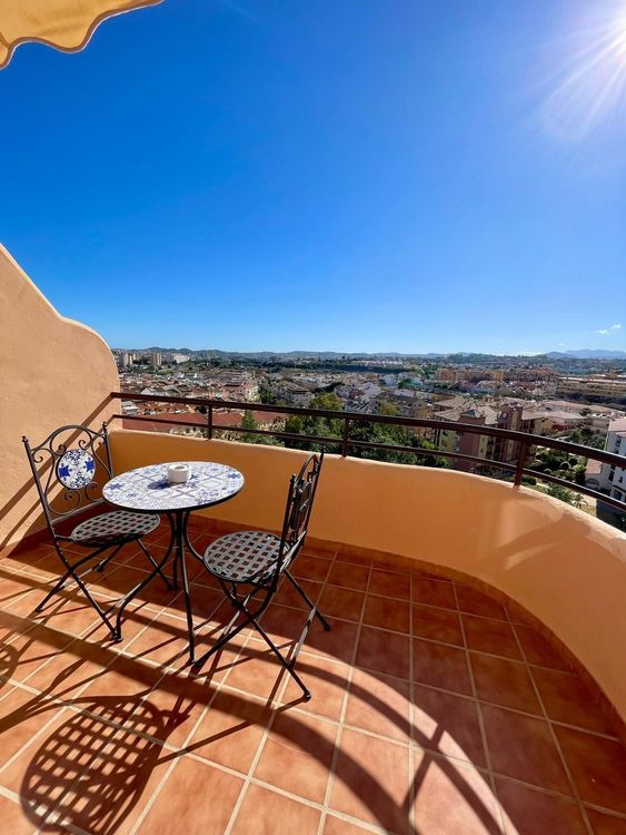 Apartment | Resale in Los Pacos in Los Pacos, Costa del Sol - Photo 4