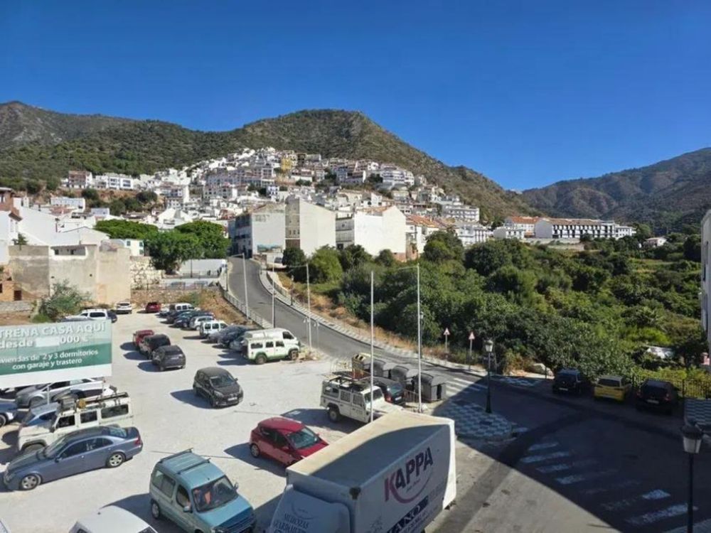 Apartment | Resale in Ojén in Ojén, Costa del Sol - Main property photo