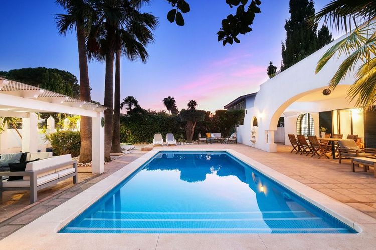 House | Resale in Marbella in Marbella Others, Costa del Sol - Photo 2