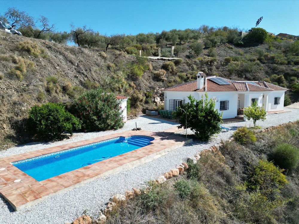 House | Resale in Arenas in Arenas, Costa del Sol - Main property photo