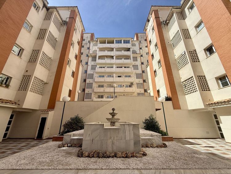 Apartment | Resale in Estepona in Estepona, Costa del Sol - Photo 3