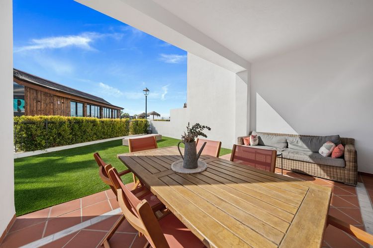 Apartment | Resale in Benahavís in Benahavís Others, Costa del Sol - Photo 5