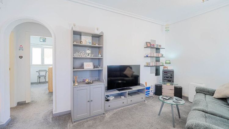 House | Resale in Los Altos in Costa Blanca - Photo 2