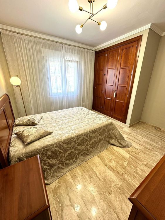 House | Resale in Calahonda in Calahonda, Costa del Sol - Photo 4