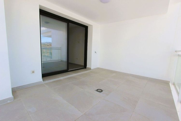 Apartment | Resale in La Cala de Mijas in La Cala de Mijas, Costa del Sol - Photo 3