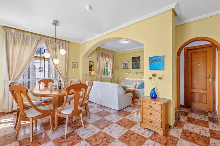 House | Resale in Lomas de Cabo Roig in Lomas de Cabo Roig, Costa Blanca - Photo 2