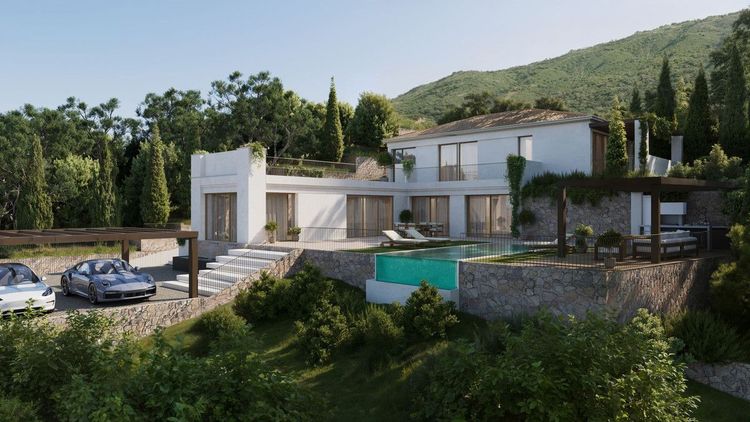 House | Resale in Elviria in Elviria, Costa del Sol - Photo 4