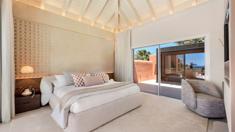Apartment | Resale in Los Monteros in Los Monteros, Costa del Sol - Photo 4