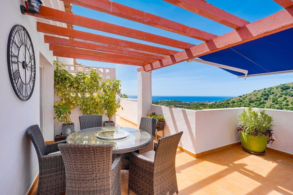 Penthouse | Resale in Calahonda in Calahonda, Costa del Sol - Main property photo