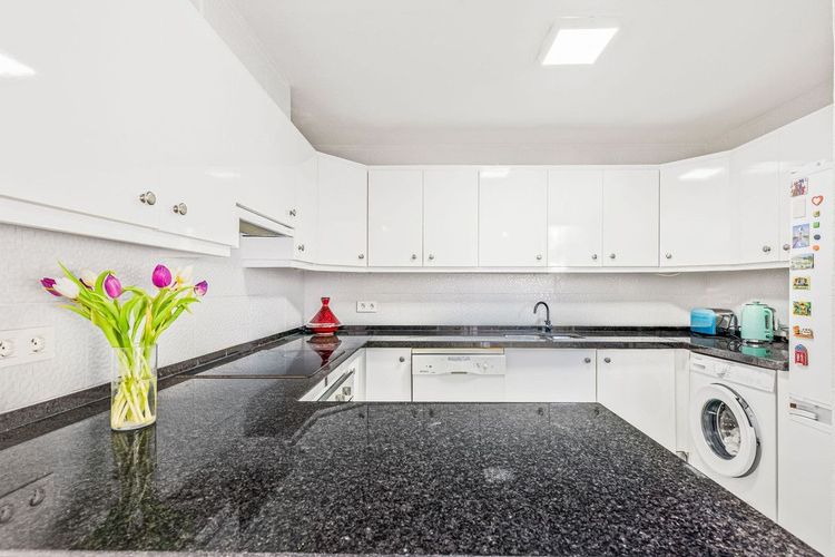 House | Resale in Casares Playa in Casares Playa, Costa del Sol - Photo 3