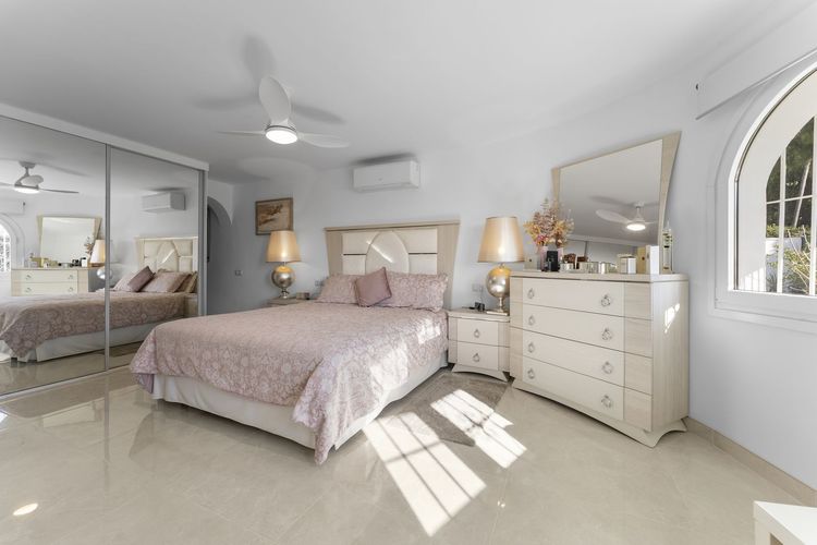 House | Resale in Mijas in Mijas Others, Costa del Sol - Photo 5