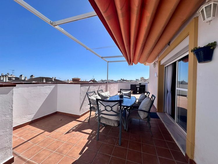 Penthouse | Resale in San Pedro de Alcántara in San Pedro de Alcántara Others, Costa del Sol - Photo 2