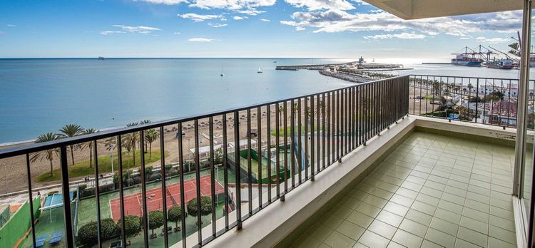 Apartment | Resale in Málaga Centro in Málaga Centro, Costa del Sol - Photo 4