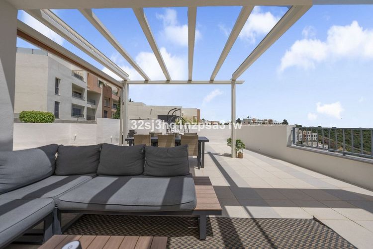 Penthouse | Resale in Altos de los Monteros in Altos de los Monteros, Costa del Sol - Photo 5