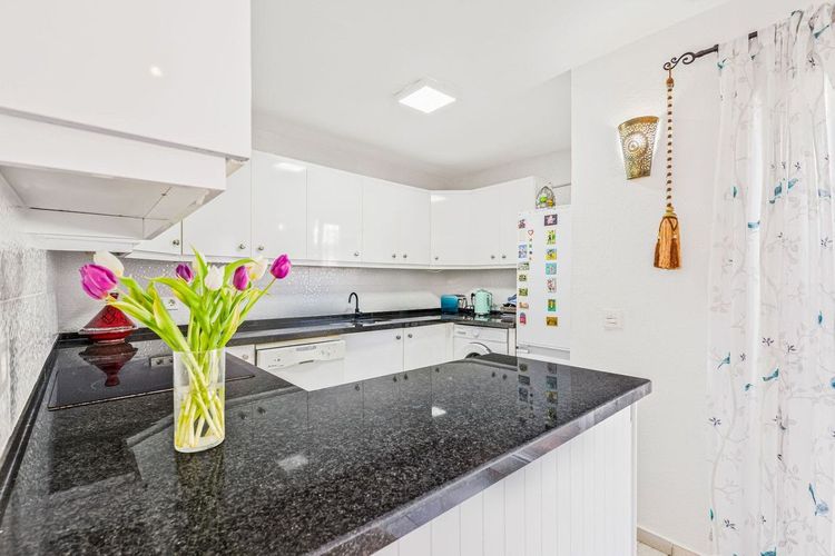 House | Resale in Casares Playa in Casares Playa, Costa del Sol - Photo 4