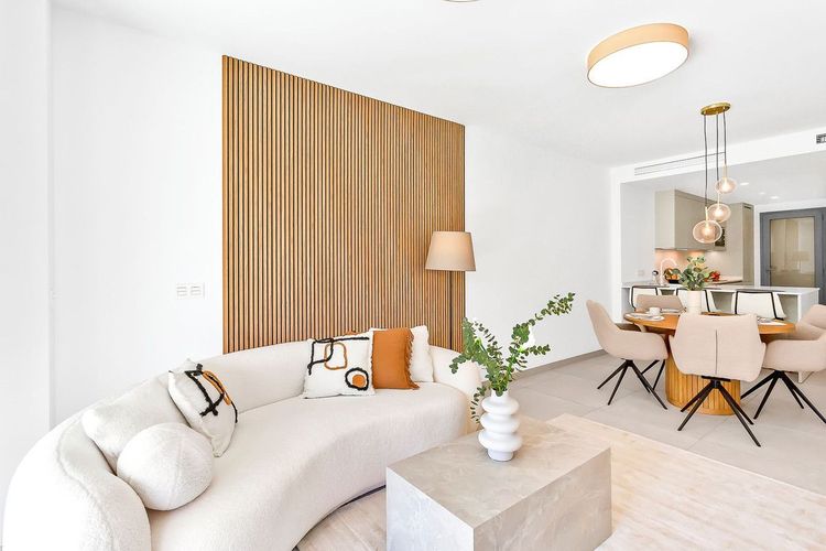 Apartment | Resale in Elviria in Elviria, Costa del Sol - Photo 2