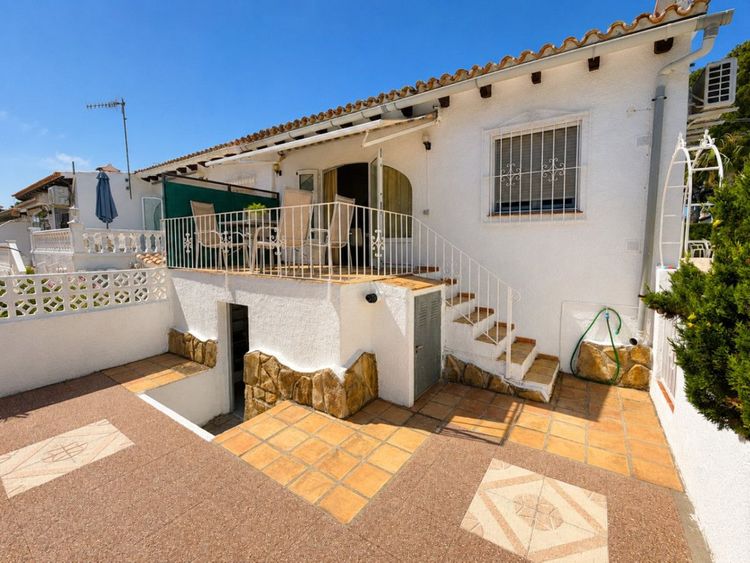 House | Resale in Moraira in Moraira, Costa Blanca - Photo 2