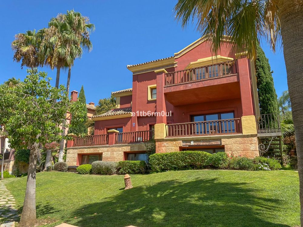 House | Resale in Nagüeles in Nagüeles, Costa del Sol - Main property photo