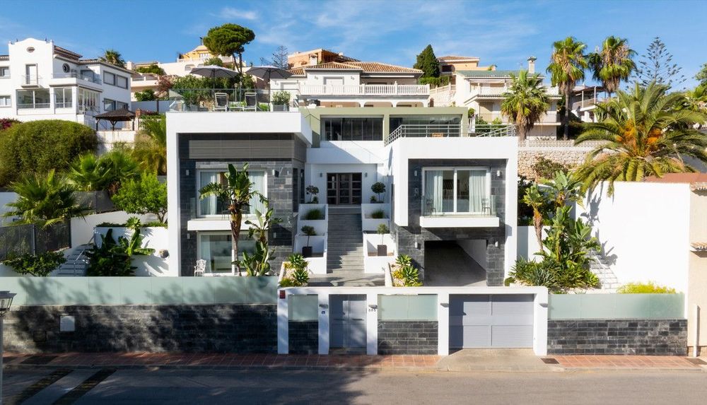 House | Resale in Torrenueva in Torrenueva, Costa del Sol - Main property photo