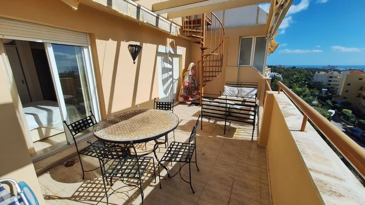 Apartment | Resale in Calahonda in Calahonda, Costa del Sol - Photo 2