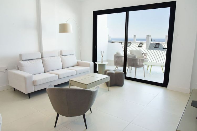 Apartment | Resale in El Higueron in El Higueron, Costa del Sol - Photo 2
