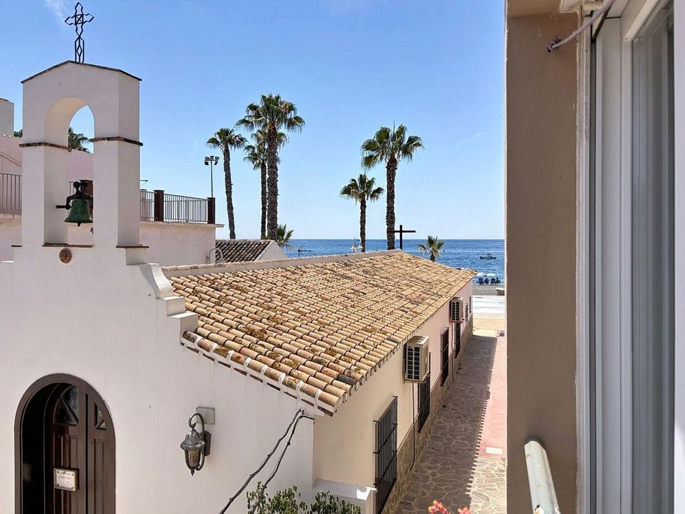 Apartment | Resale in Algarrobo Costa in Algarrobo Costa, Costa del Sol - Main property photo